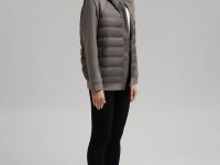 Стеганая куртка с наполнителем из натурального пух