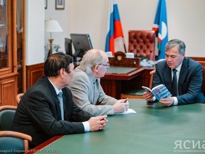 Руководитель АГИП Якутии встретился с зампредседателя Союза писателей России
