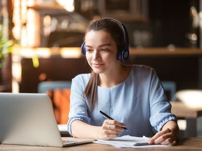 Студенты на каникулах стали реже искать работу и больше учиться