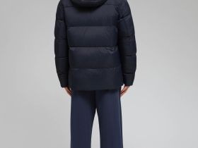 Стеганая куртка с капюшоном