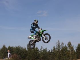 В Кысыл-Сыре прошли соревнования по мотокроссу