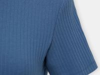 Футболка приталенного силуэта