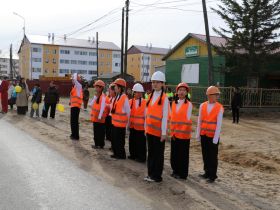 Вилюйск преображается: в День города на набережной «Поющие пески» зазвучала новая музыка