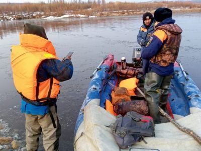 Спасатели эвакуировали мужчину, застрявшего на реке из-за паводка в Нерюнгринском районе