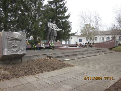 Братская могила красноармейцев, погибших за власть Советов в годы гражданской войны