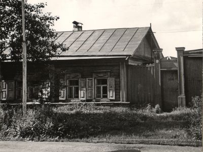 Одноэтажный жилой дом и ворота, первая половина XIX в.