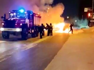 В Якутске на дороге загорелся автомобиль