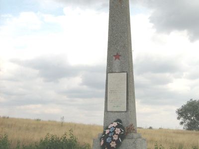 Братская могила советских воинов, погибших в период Сталинградской битвы