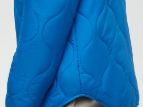 Стеганая утепленная куртка с воротником-стойкой