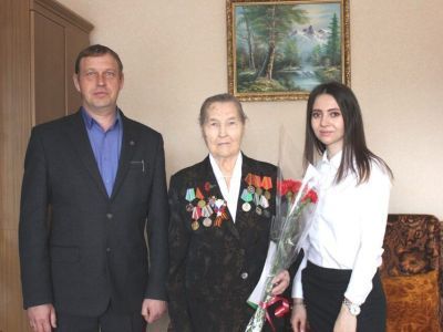 Коллектив компании «Якутуголь» поздравил ветеранов с Днем Победы