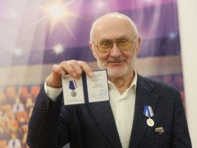 Ветераны "Комсомольской правды" удостоены медалей и памятных знаков СЖР