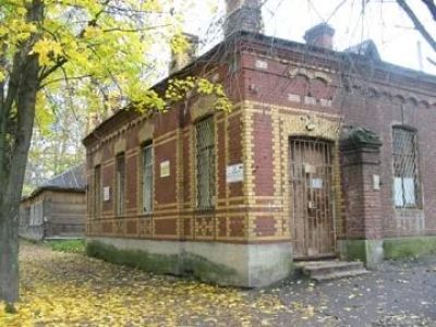 Дом, в котором в 1919-1920 гг. помещался Гатчинский РК РКП(б), а в 1921-1923 гг. штаб отряда ЧОН при РК РКП(б)