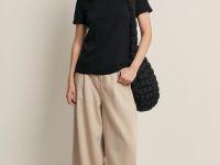 Футболка приталенного силуэта