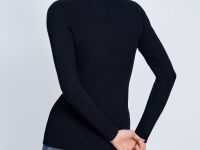 Джемпер приталенного силуэта с округлым вырезом