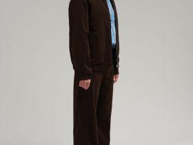 Легкий бомбер из вельвета с искусственным утеплителем