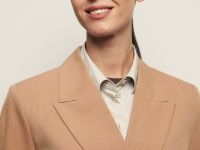 Двубортный жакет полуприлегающего силуэта