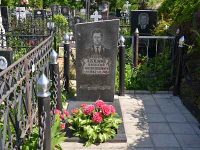 Могила капитана милиции Акимова В. Ф., погибшего в ДРА