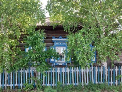 Дом жилой с воротами