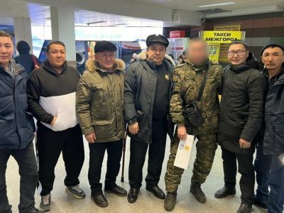 Вернувшегося с СВО работника ГУП «ЖКХ» встретили в аэропорту Якутска