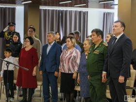 В Якутии вручили медали «Отец солдата» и передали награды родственникам павших бойцов СВО