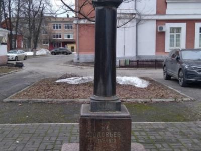 Могила Соловьева Н.В., хирурга