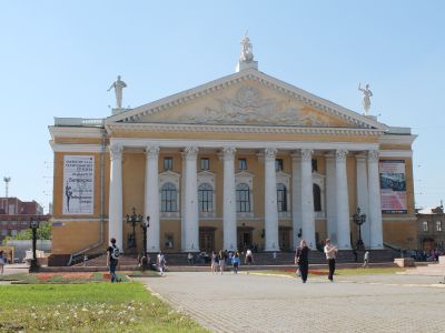 Здание Челябинского государственного театра оперы и балета имени М.И. Глинки