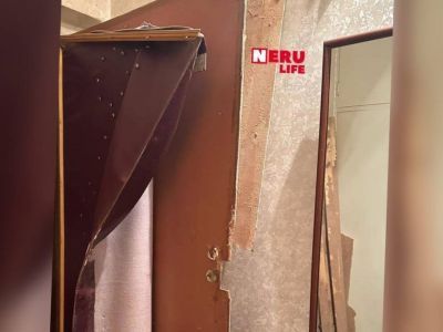 В Нерюнгри двое парней выбили дверь в квартиру и избили хозяев