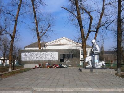 Братская могила 38 советских воинов, погибших в боях с фашистскими захватчиками