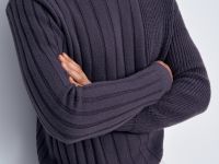 Джемпер с округлым вырезом прямого силуэта