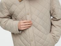 Утепленная стеганая куртка с отложным воротником