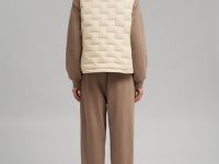 Стеганый пуховый жилет