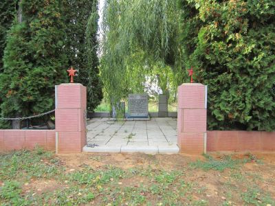 Братская могила воинов, погибших в 1943 г.