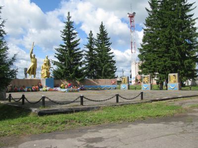Обелиск землякам, погибшим на фронтах Великой Отечественной войны