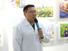 В Национальном центре медицины Якутии открыли выставку картин юных художников