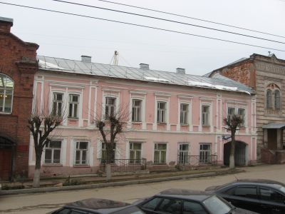 Дом с лавками П.В. Алцыбеева (Дом, где жил и работал А.И.Деньшин (1893-1948)