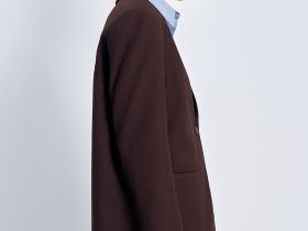 Однобортный жакет прямого силуэта