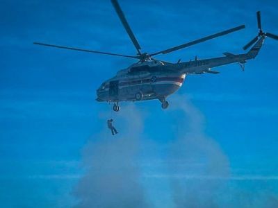 Возле Якутска прошла тренировка по десантированию из вертолета