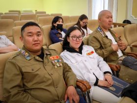 В Якутске прошла презентация книг к 75-летию Иннокентия Бочкарева