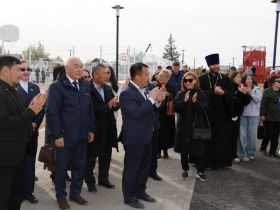 Вилюйск преображается: в День города на набережной «Поющие пески» зазвучала новая музыка