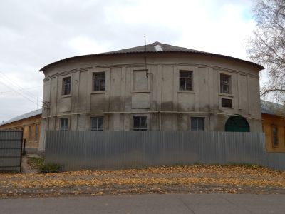 Здание конного завода