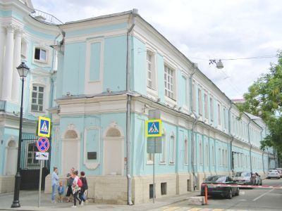 Боковой флигель