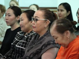 «Вместе победим!»: в Якутии открыли выставку работ онкопациентов и врачей