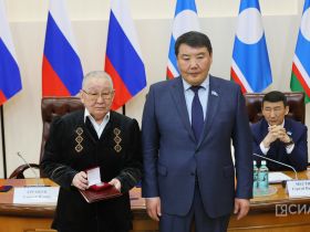 В Якутске отметили 75-летие легендарного борца Александра Иванова