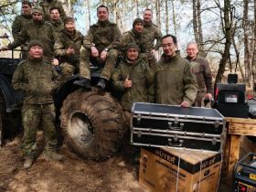 Айсен Николаев в зоне СВО встретился с военнослужащими из Якутии