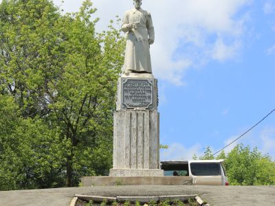 Памятник С.Г. Лазо