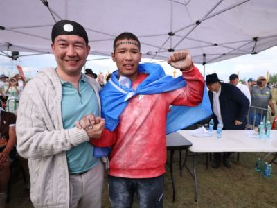 Айсен Николаев поздравил Артема Дьяконова с победой на Играх Дыгына
