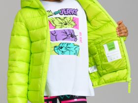 Куртка текстильная с полиуретановым покрытием для девочек