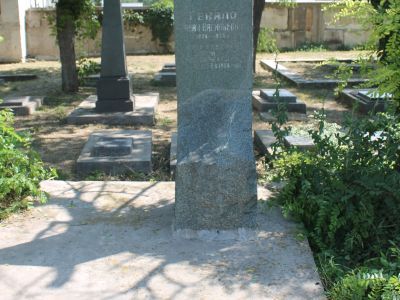Могила И.В.Гекало, комиссара огневой бригады 51-й дивизии, участвовавшей в штурме Перекопа в 1920 году