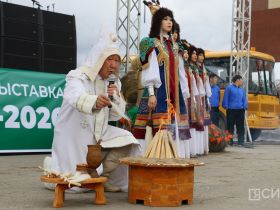 Мясо, рыба, овощи, ягоды и хлеб: в Якутске открылась ярмарка местных производителей «Продовольствие-2026»