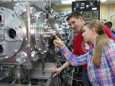 Учащиеся старших классов из Якутии могут пройти обучение в зимней школе юного физика «Архимед»